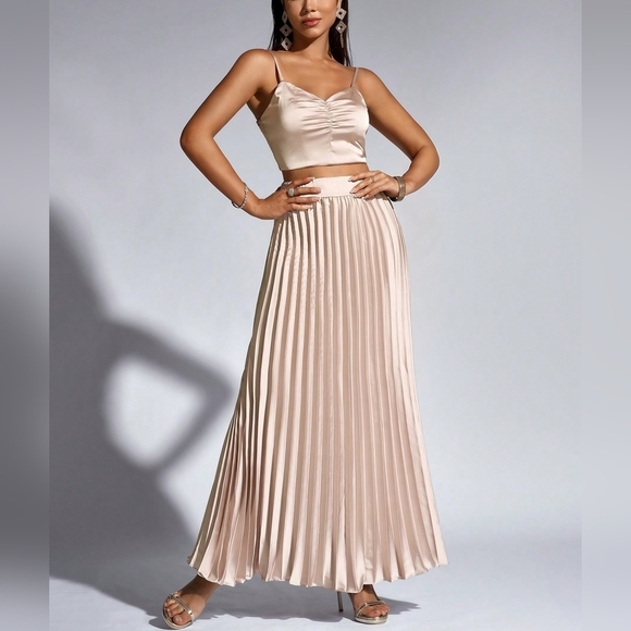 Solid Ruched Cami Top & Pleated Skirt For Dinner Party - Picture 3 of 6